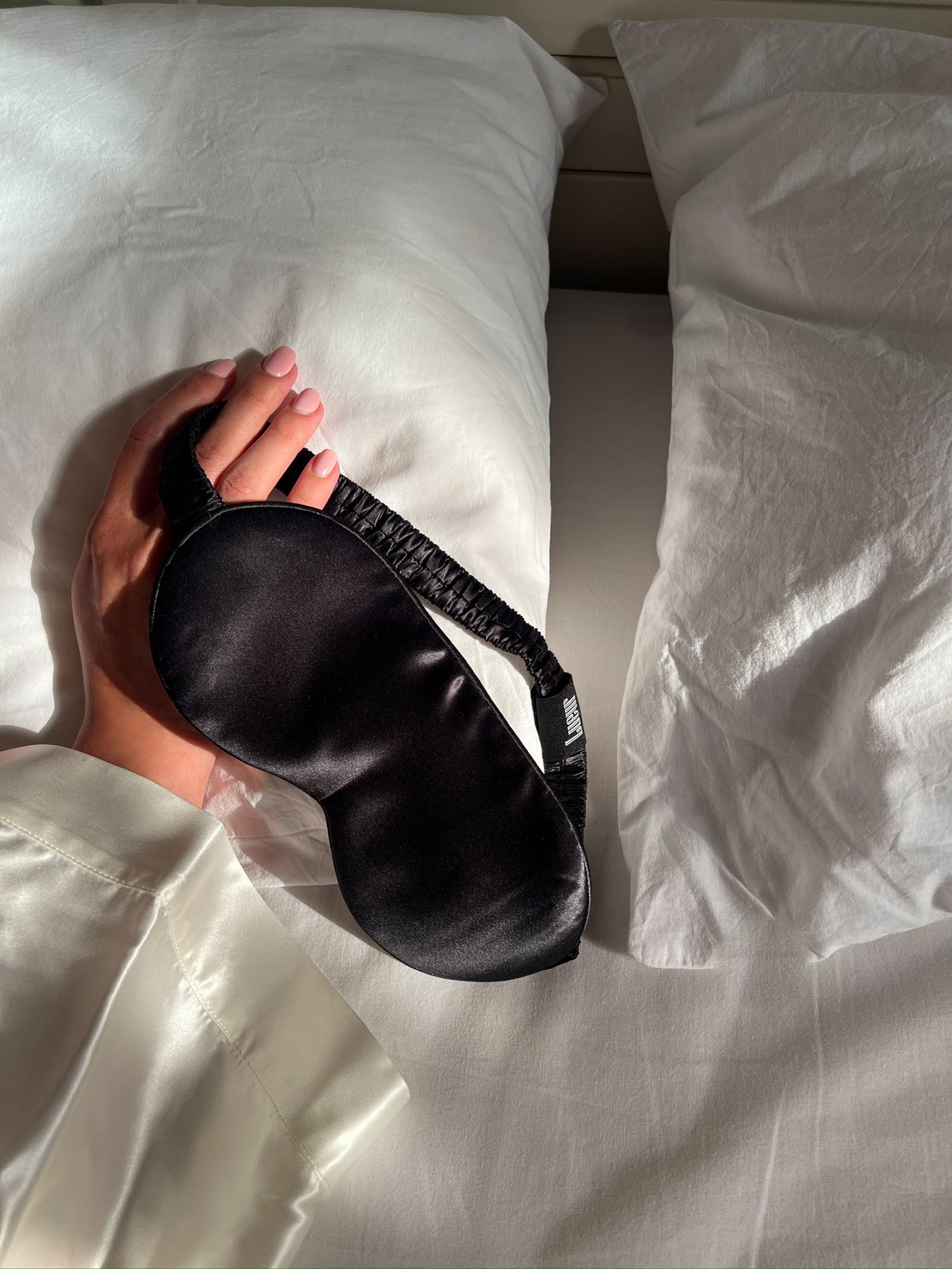 Silk Eye Mask in Black