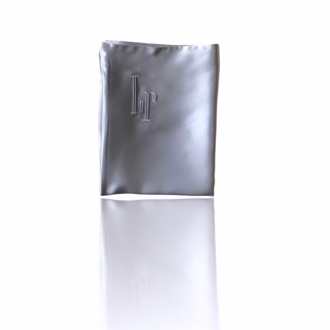 Silk Pillowcase in Metallic Grey